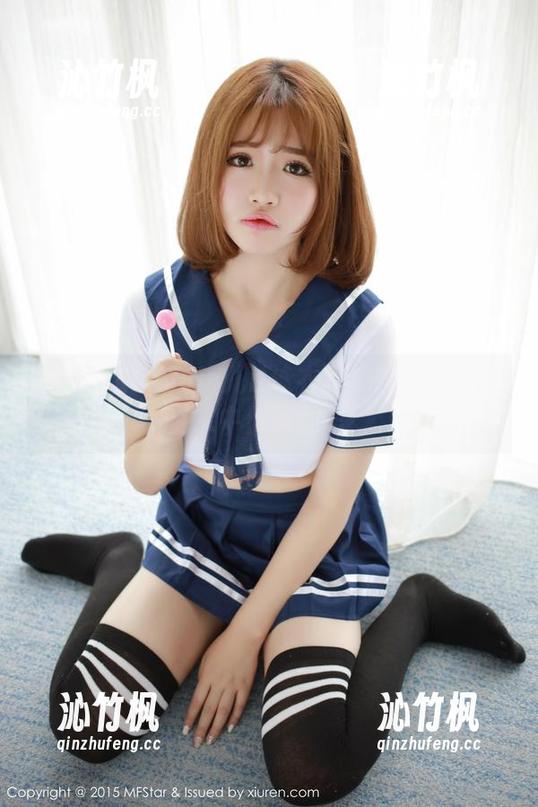 模范学院-唐琪儿il 模范学院 - 唐琪儿il泳衣写真:看她如何在水中优雅翻车!