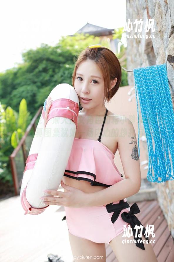 模范学院 - 渐入修女角色的蒋小静Jessica，写真图集犹如一场内心的挣扎与释放。