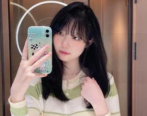 炸酱沐沐的在线“御姐”形象，别说，真有一套！