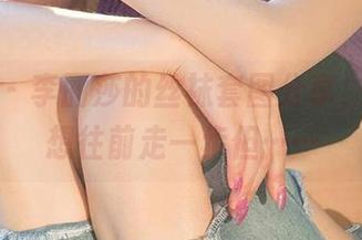 爱尤物 - 李丽莎的丝袜套图分享，真让人想往前走一步但……