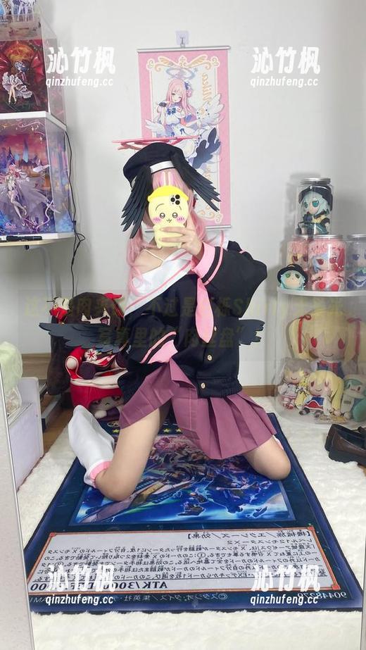 这不是肉夹馍，不过是白栎Shirly无圣光写真里的“肉丝盘”！
