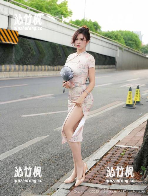 秀人网 - 制服写真写意，周慕汐这种高清，有点意思啊。