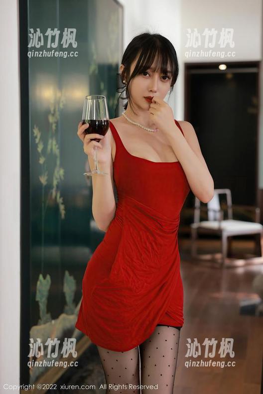 秀人网 - 看完安然Maleah的厨娘全套图片，决定今晚也来一场美食之旅。
