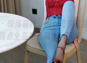 秀人网 - 懒得解释，图包里的白裙，自然亮点全在拍黄瓜girl手里！