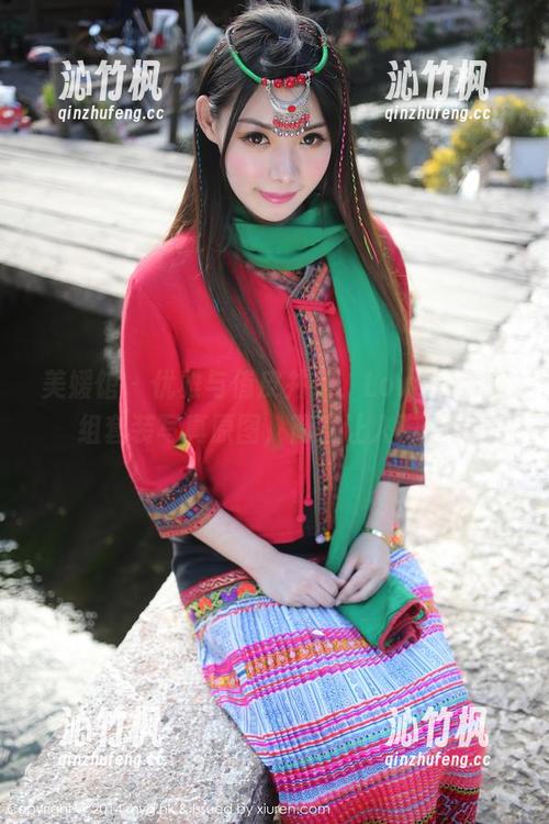 美媛馆 - 优雅与俏皮并存，Love陆瓷这组套装写真原图，简直让人陶醉。