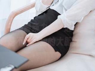 肉扣热热子的最新力作：透明双人护士，算是不务正业的大胆尝试？