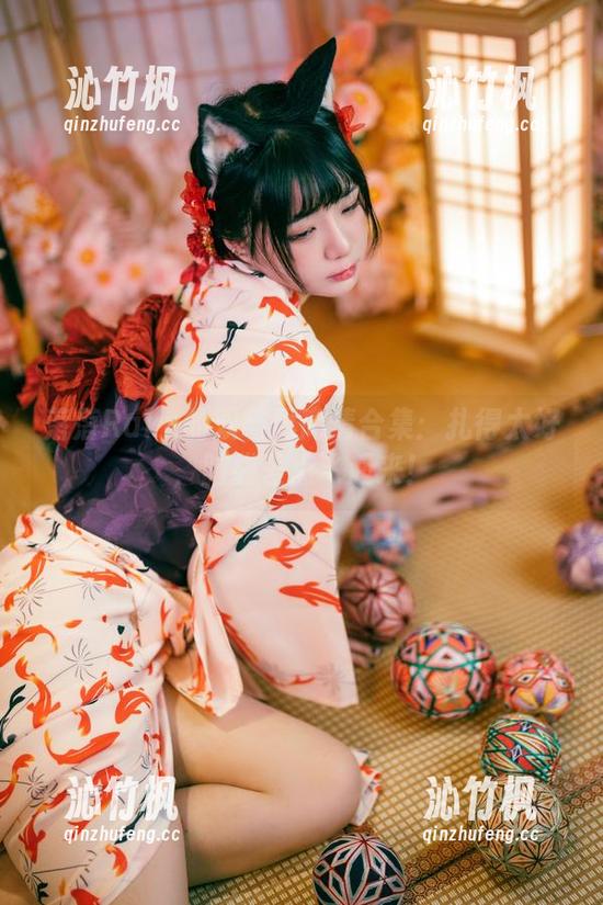 落落Raku的双马尾高清合集：扎得太好，脑袋差点飞起来！