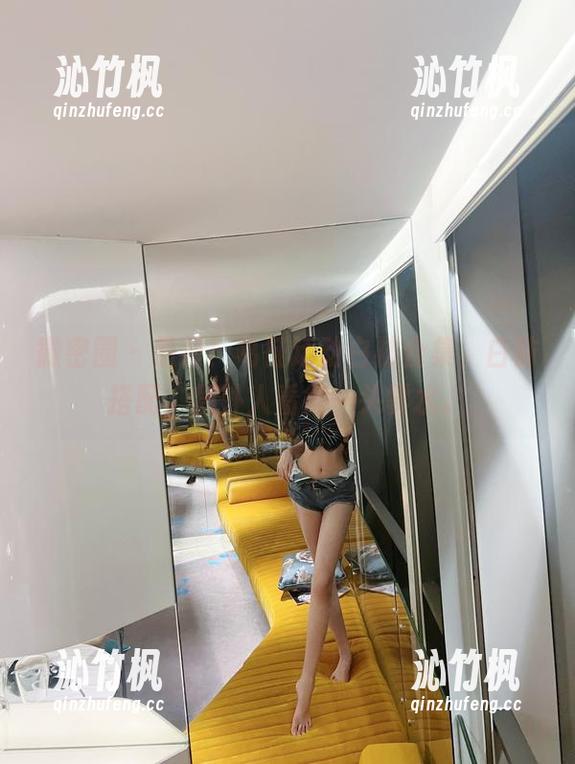 葛征 微密圈 - 最新!葛征运动白袜合集,白袜搭配,局外人看得一头雾水。