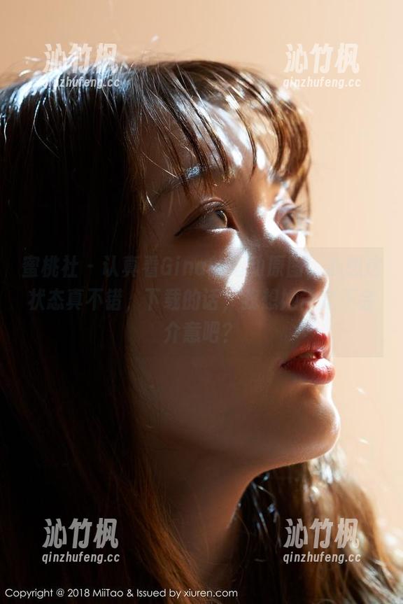 蜜桃社 - 认真看Gina的运动原图，心想这状态真不错，下载的话，我想她肯定不会介意吧？