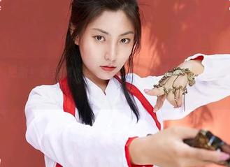 蜜桃社 - 更新！萌美Moemi万圣节：我真怀疑她的糖果是从哪儿来的