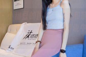 袜啵啵 - 小甜豆的图包，黑丝和腿的搭配，让我有种错觉，这不正是传说中的魔力？