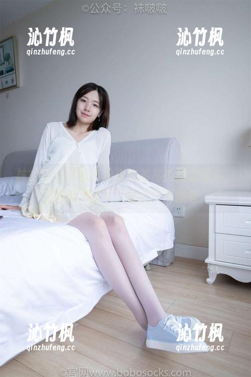 袜啵啵-苏苏 袜啵啵 - 在线轻松浏览苏苏的裸足图集,让你对“脚丫”的定义再思考。