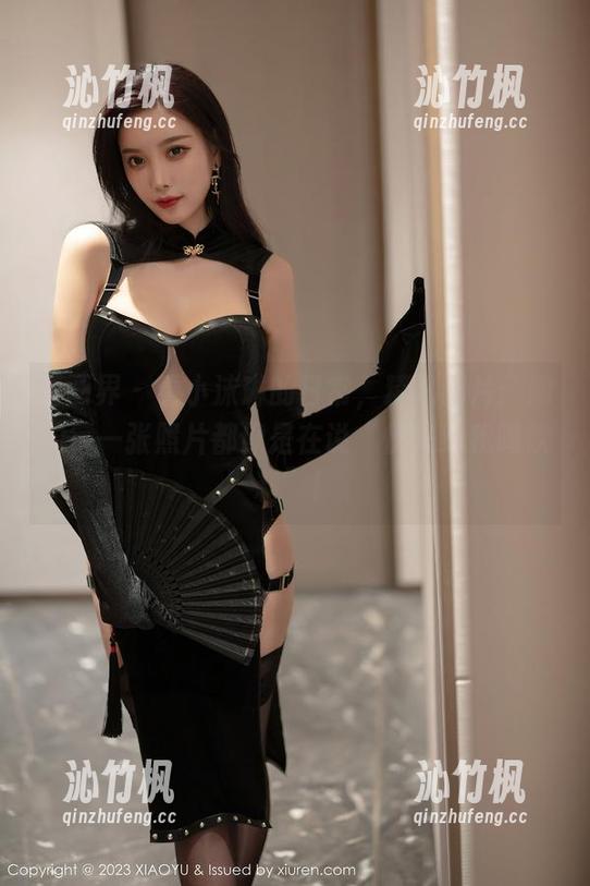 语画界 - 看小沫琳的日常，精选图片：她的每一张照片都像是在说“快来给我喝饮料”！