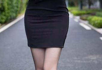 语画界 - 程程程的全套写真的黑丝足以让人想要大喊“腿控救星降临！”馆藏一波吧。