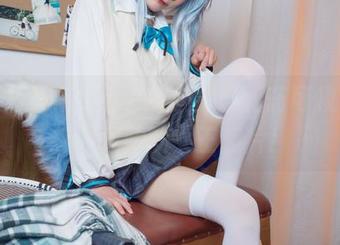 对铁打萌萌_moi的崇拜已无药可救，直接下载她的女王照片！