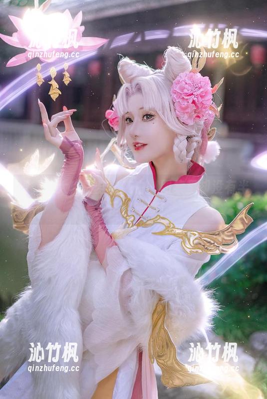 当露儿大魔王穿上纯白，图集里却没有半点圣光啧啧！