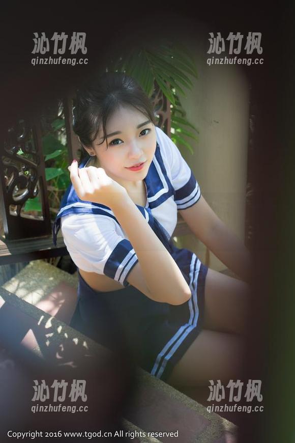 青豆客 - 最新图册！魏扭扭学妹，这一季的“校园风”你准备好了吗？