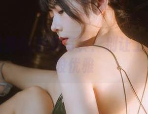 香草喵露露OL制服写真：别让工作挡住这股优雅