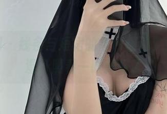 微密圈 - 线条与短裙的福利相遇，鱼神鱼湿身照看一眼就好了